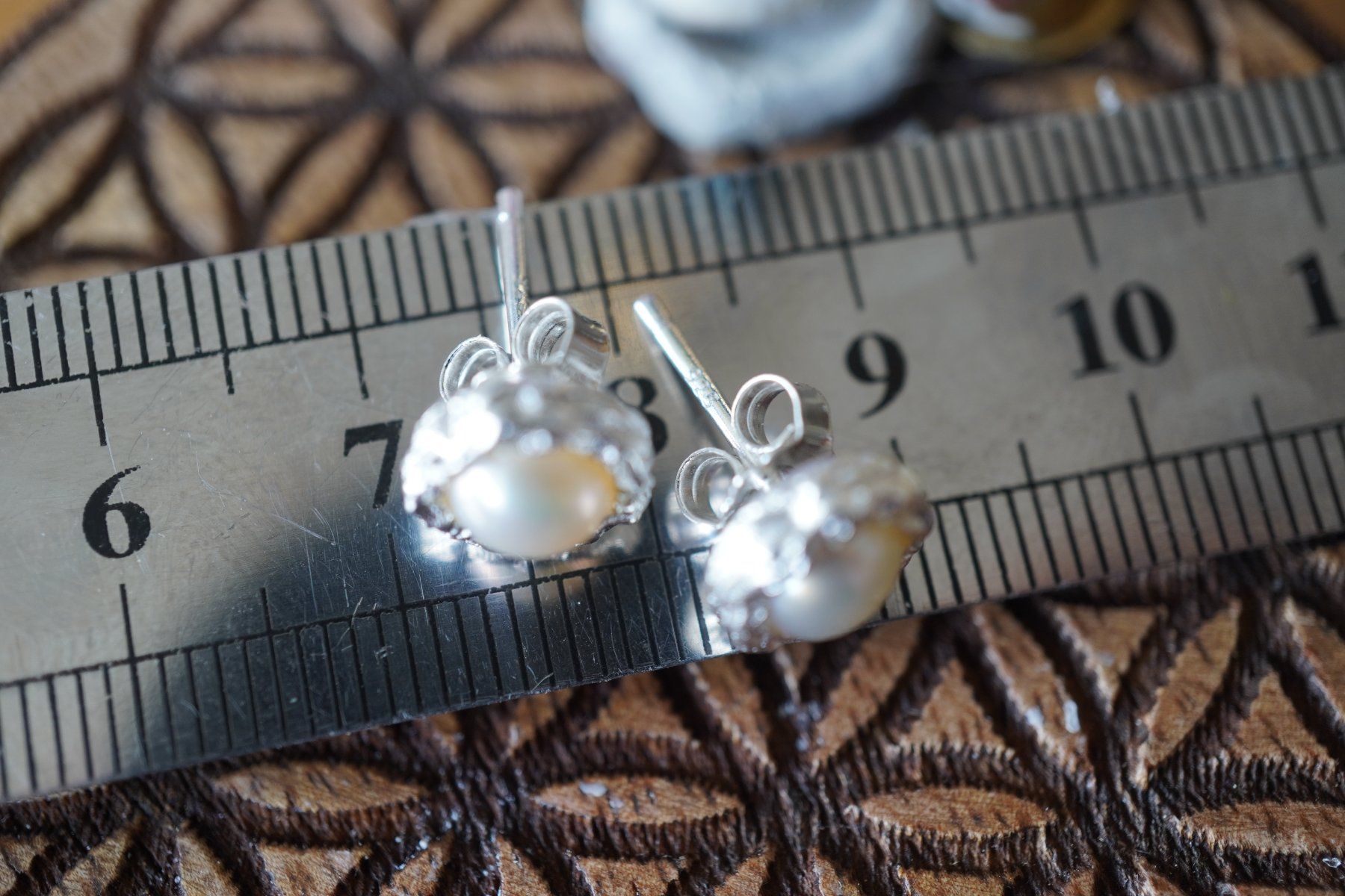 Ohrringe & -stecker: Perlen Weiss   Ohrstecker 8mm Blume Edel 925silber – Neu und originalverpackt aus Eschenbach SG von topstone