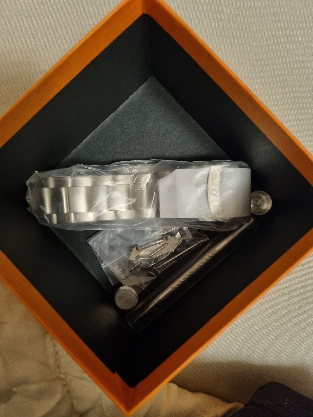 Uhren: Herrenuhr + Stahlarmband – Neu und originalverpackt aus Grasswil von Natali.H 1