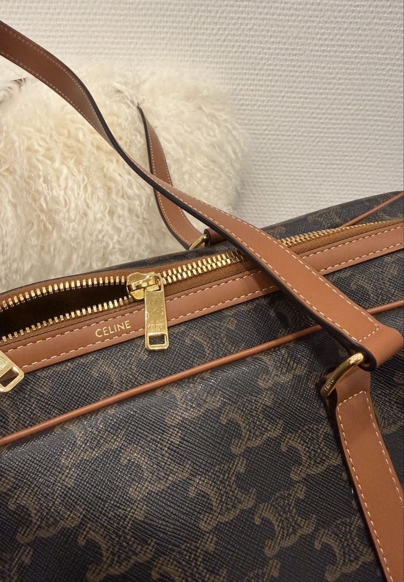 Celine Borse da donna: Celine Triomphe Tasche Np. 2250.- Fr – Usato da Ellighausen venduto da privateseller 3