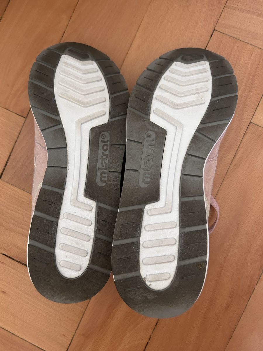 Scarpe da donna: Poudre pink trainers size 41 – Nuovo (secondo la descrizione) da Biel/Bienne venduto da zit_v5yc 7