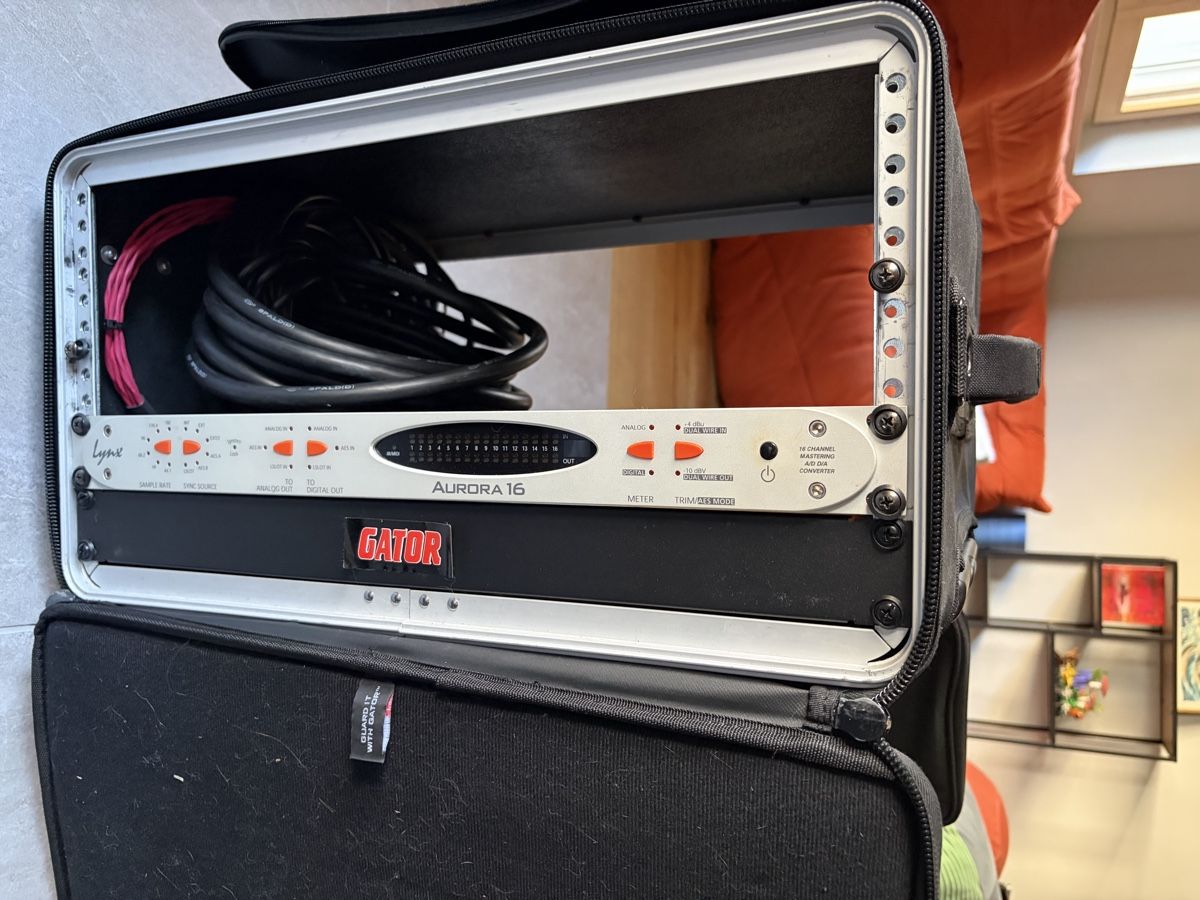 Convertisseur Lynx Aurora 16 avec rack Gator inclus (Gebraucht) in ...