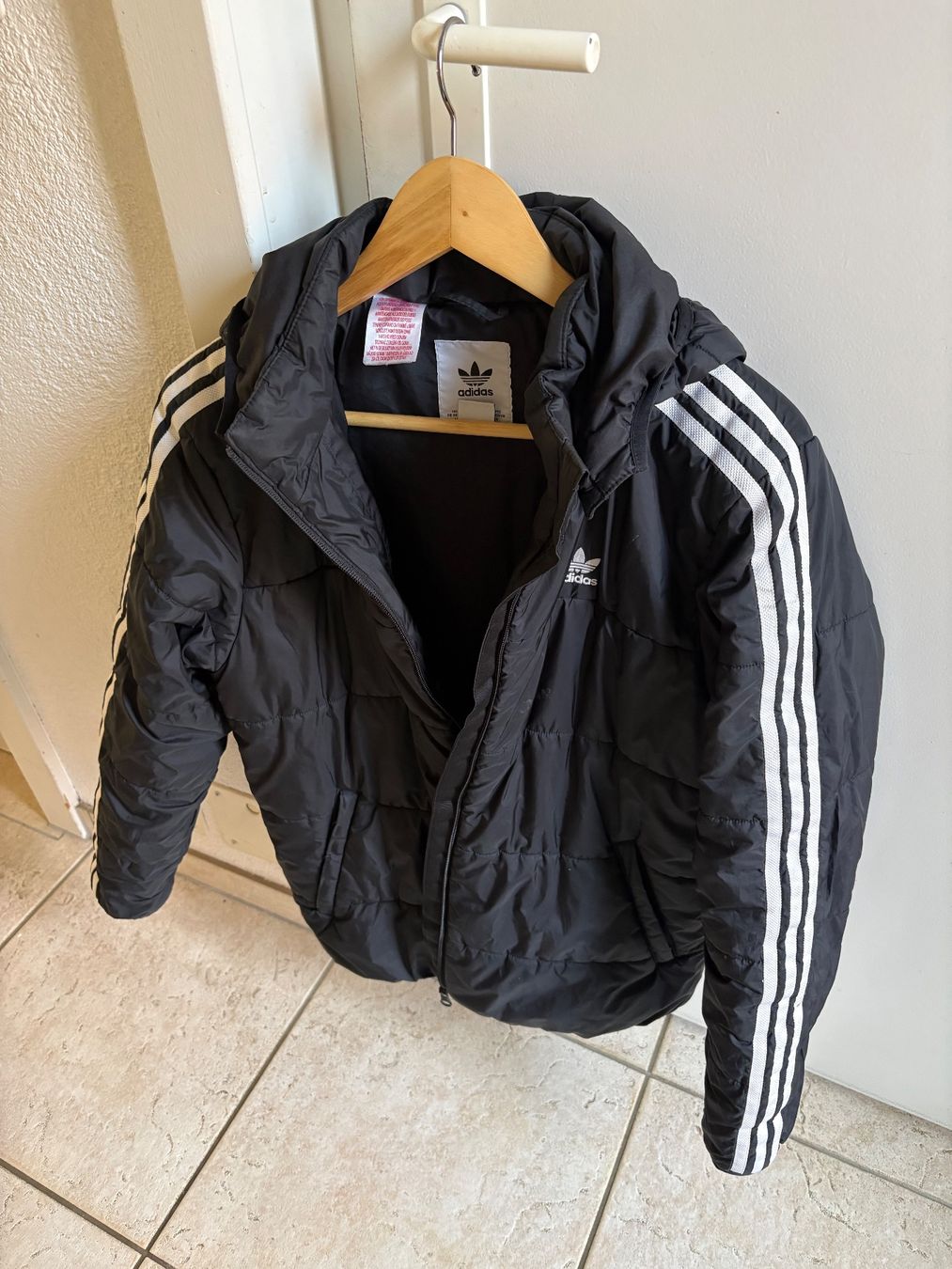 Adidas Jacken: Jacke Adidas Gr. 164 – Gebraucht aus Belp von mikemaru