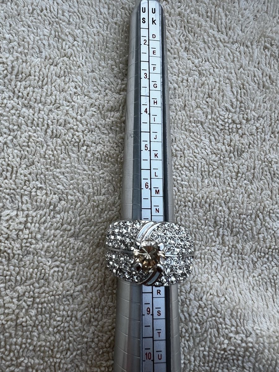 Anelli: Glitzernder Ring mit Stein, silberfarben, Grösse 18 mm – Nuovo (secondo la descrizione) da Rorschach venduto da lvi_p29s 3