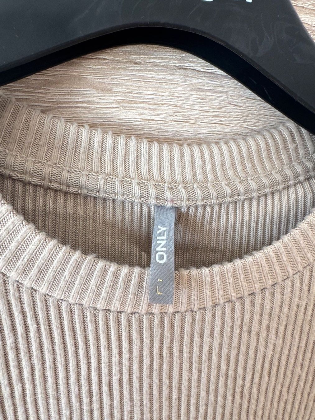 Tops: Top manches longues – Gebraucht aus Montreux von Izapeche811 1