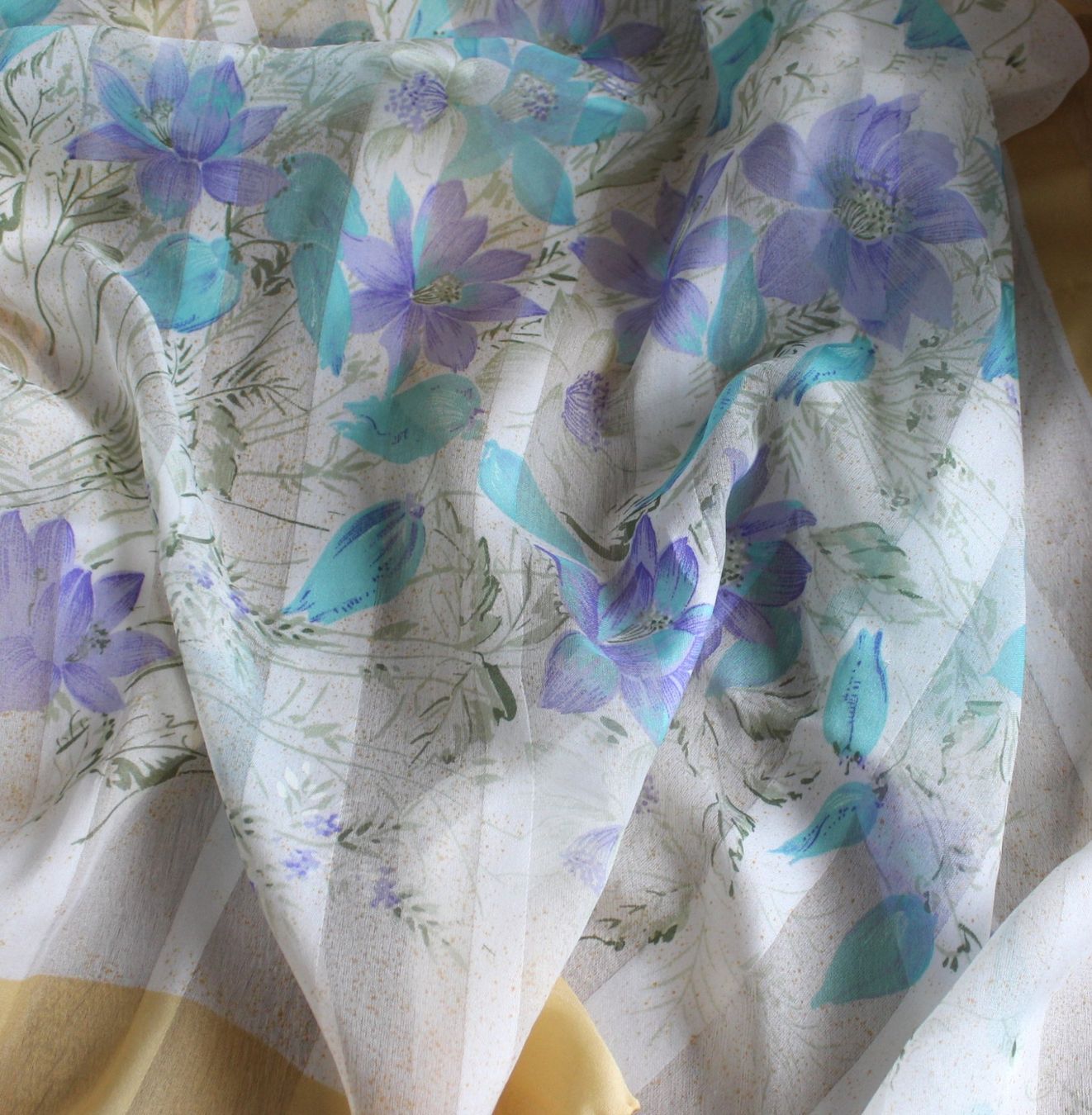 Foulards, Tücher & Schals: Schal Blumen – Gebraucht aus Schlatt TG von mavo85