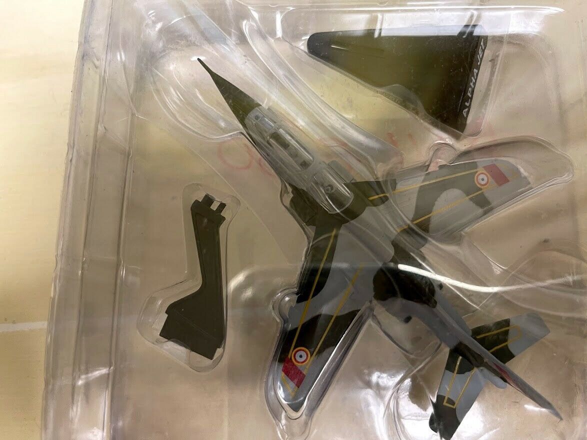 Kit di modellismo & Modellini statici: Flugzeug Alpha Jet 1:100 Kampfflugzeug 135 – Nuovo e nell'imballaggio originale da Stäfa venduto da thebrand 1