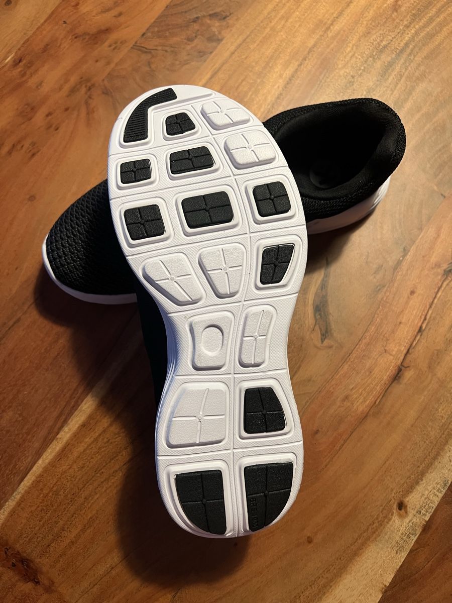 Scarpe da uomo: Kempa Turnschuh neu gr 42 – Nuovo (secondo la descrizione) da Gerzensee venduto da JaLe14 2