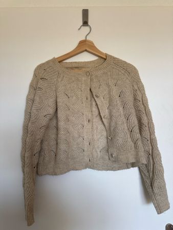 Damen Strickjacke beige mit Lochmuster guter Zustand