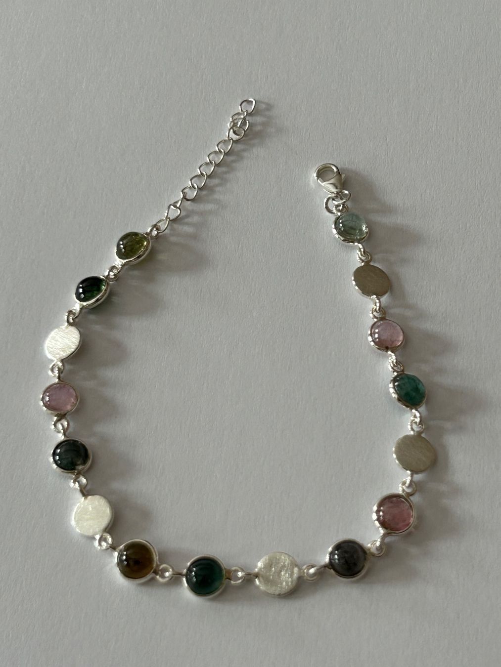 Bracciali & Braccialetti: Armband aus Sterling Silber, Turmalin gemischt – Nuovo e nell'imballaggio originale da Innertkirchen venduto da Glatthard-Interior 3