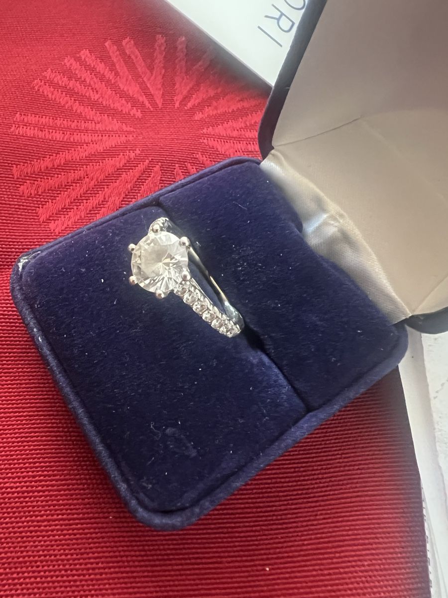 Ringe: Platinum Ring mit Diamenten – Gebraucht aus Zürich von jao_2bx7