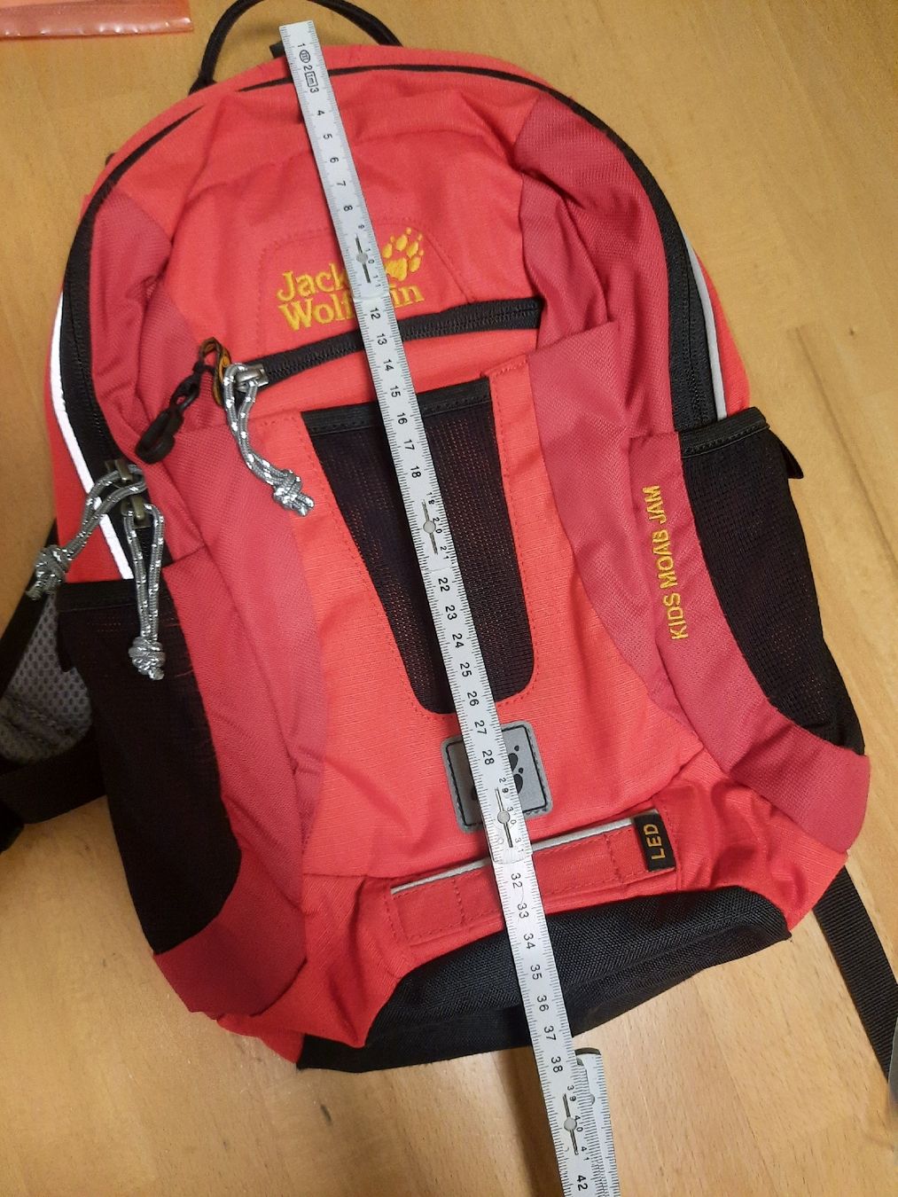 Jack Wolfskin Zaini: Jack Wolfskin Rucksack – Usato da Küttigen venduto da Torrid
