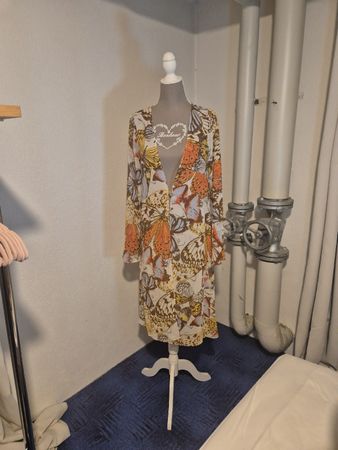 Damen Cardigan bunt mit Schmetterlingsmuster guter Zustand