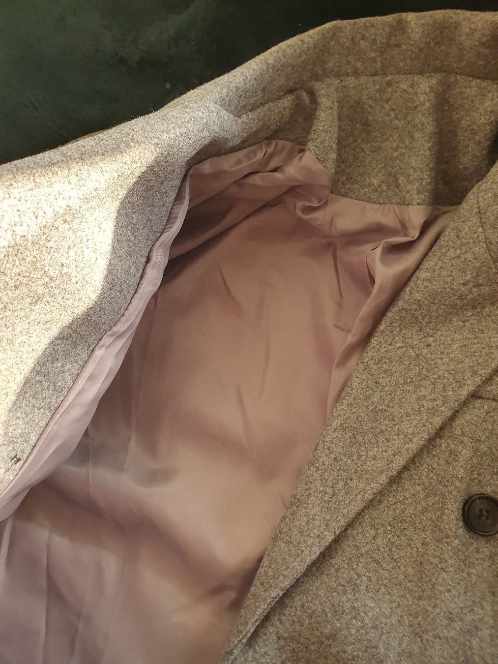 Cappotti: Manteau long gris, avec boutons noir. – Nuovo (secondo la descrizione) da Prilly venduto da Framboise.2000 2