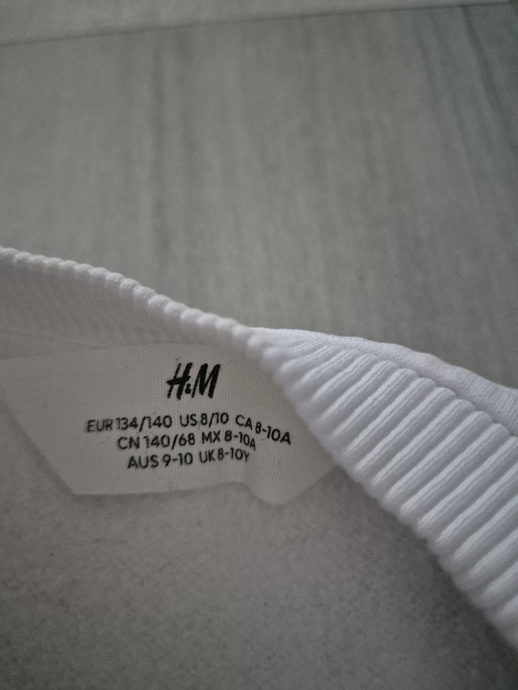 H&M Pullover & Sweatshirts: Pullover Gr. 134/140 – Gebraucht aus Stansstad von Kyra014 1