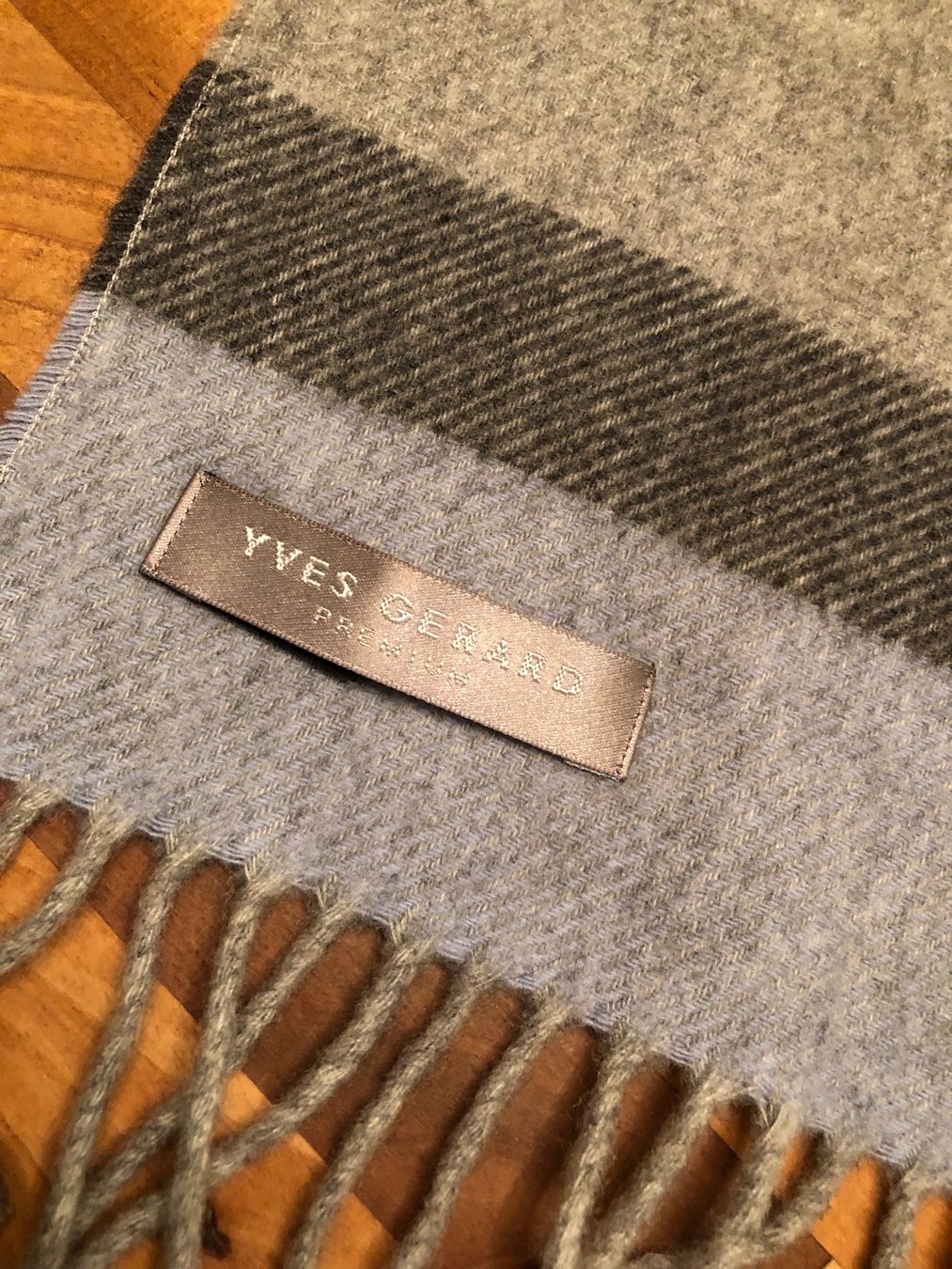 Foulard & Sciarpe: Schal Yves Gerard – Nuovo (secondo la descrizione) da Dietlikon venduto da Luna77 2