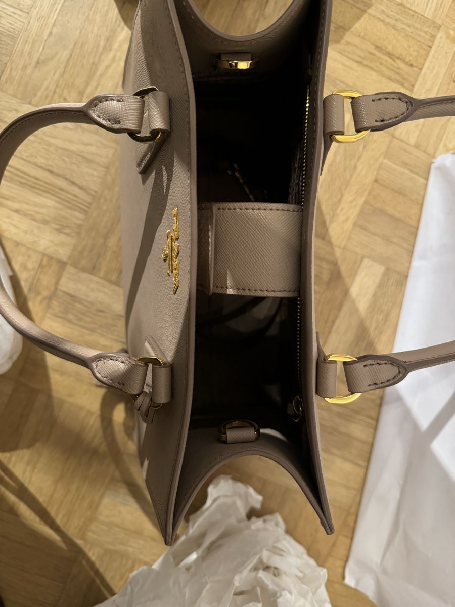 Prada Borse da donna: Prada Handtasche Saffiano Leder in altrosa – Nuovo (secondo la descrizione) da Zürich venduto da Kia78 7