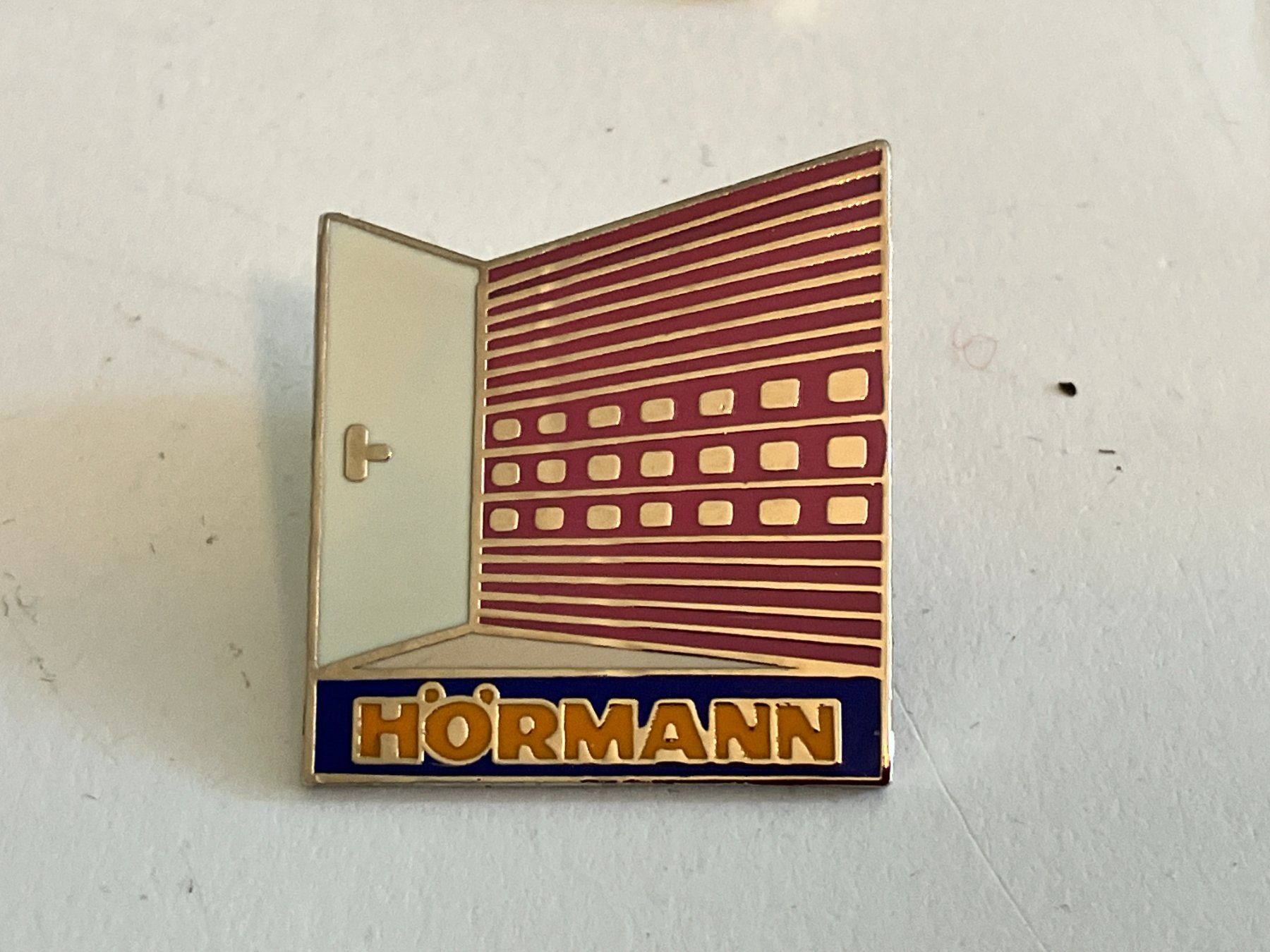 Plaketten & Abzeichen: 1 Pin Hörmann – Gebraucht aus Basel von djwwpp