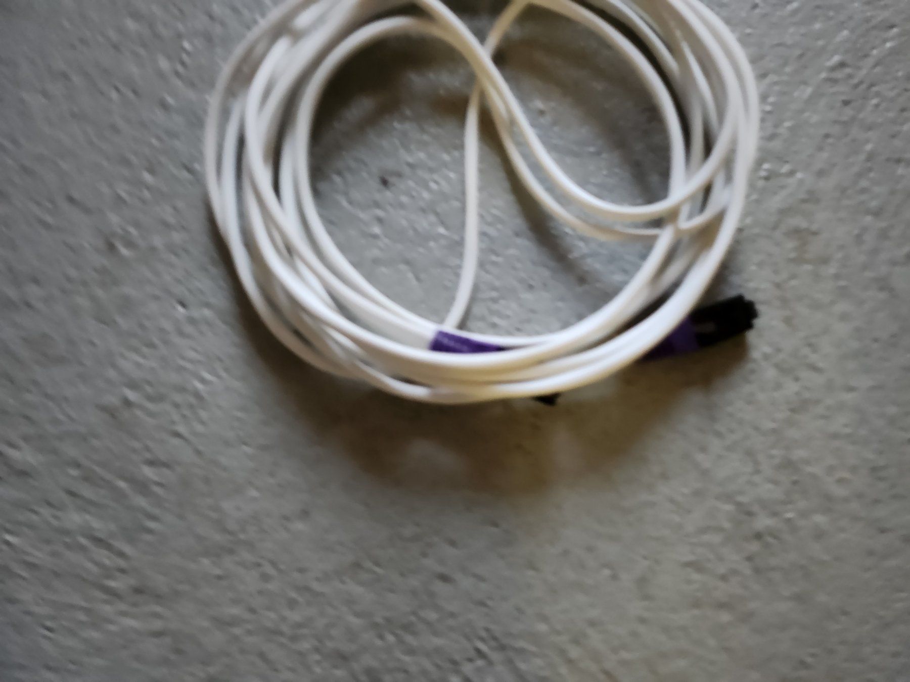 Câbles: Ethernet Patch Kabel RJ45 Grau Stecker Violet  1.5 - 2m neu – Neuf (Voir description) à Unterägeri par 0alfa0 3