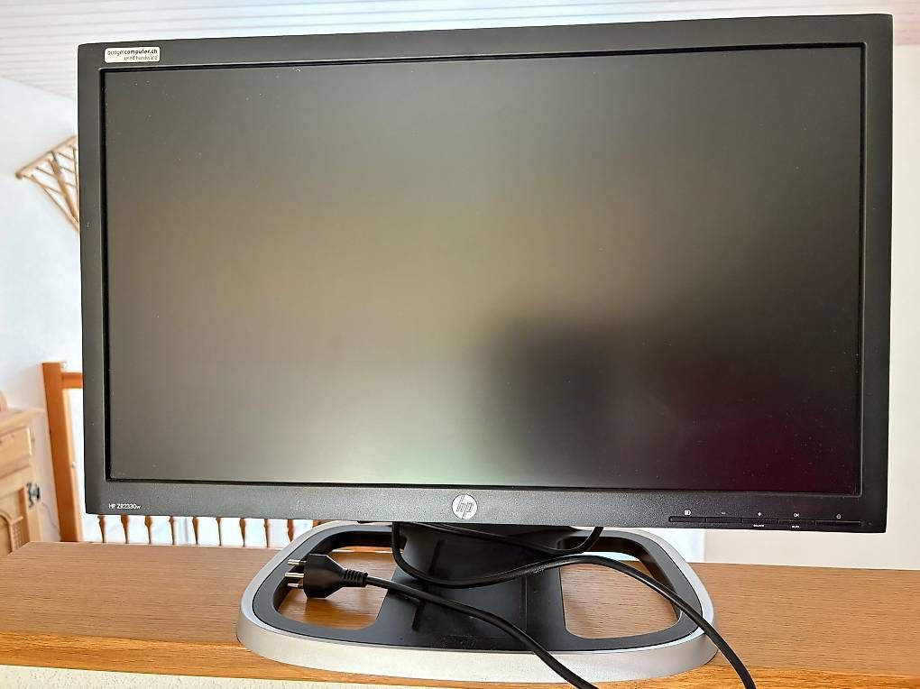 Hewlett Packard Monitor: HP Bildschirm 3CQ3022YGN – Usato da Rütschelen venduto da Rotkorn