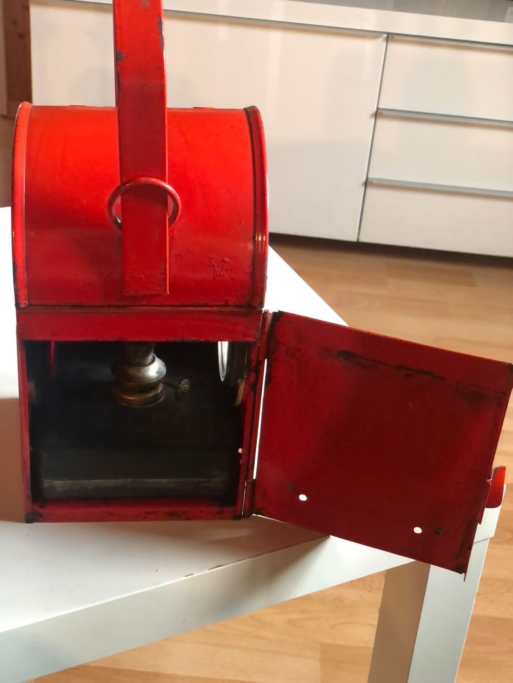 Lampade: Antike rote Petrollaterne – Usato da Röschenz venduto da Tashroal 4