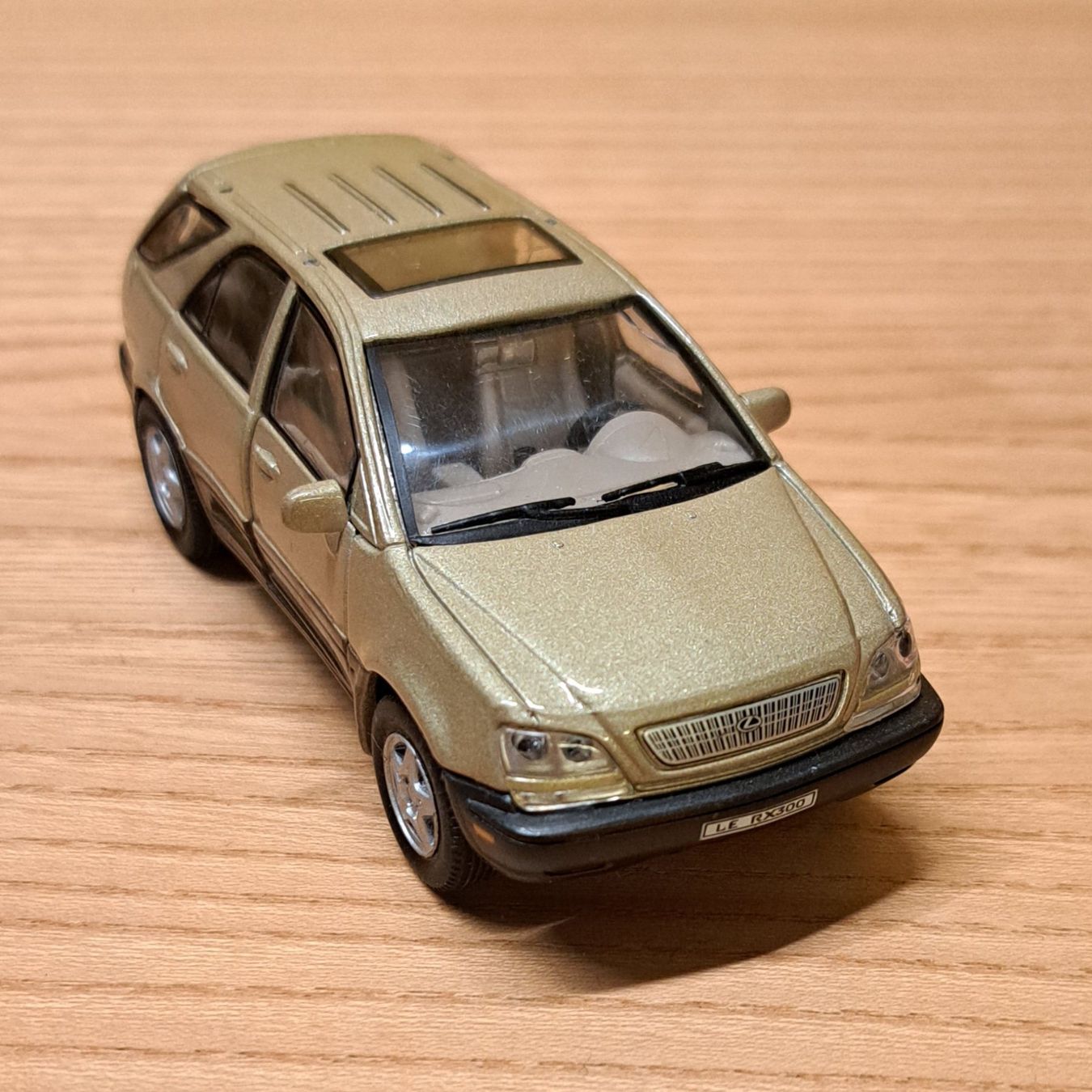 Lexus Modellini d'auto: Lexus RX300 Modell – Usato da Dietlikon venduto da kosta.katoglou