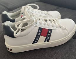 Tommy Hilfiger sneakers 