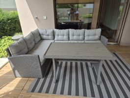 Gartenlounge Set mit Tisch Geflecht grau guter Zustand