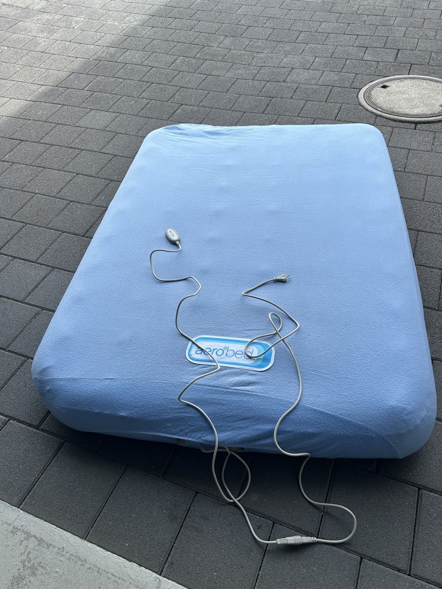 Lits: Luftbett Aerobed 135x200 – D'occasion à Merenschwand par ___niggi___