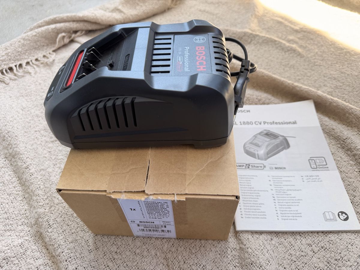 Bosch Caricatori & Batterie: Bosch GAL 1880 CV Professional Ladegerät – Nuovo e nell'imballaggio originale da Köniz venduto da par_c7ht