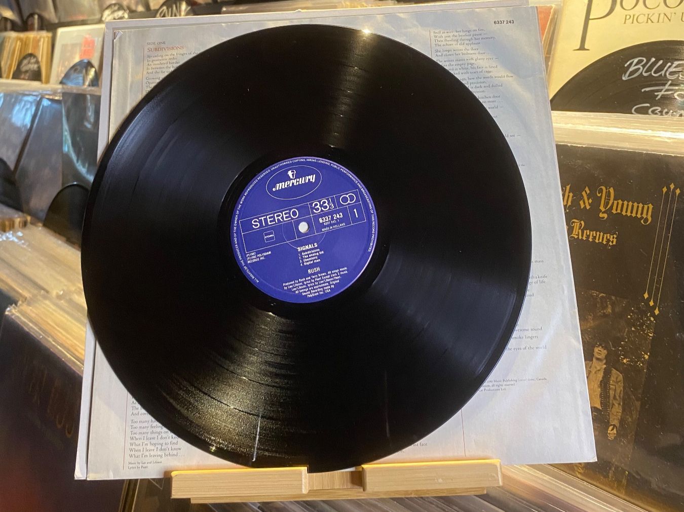 Dischi in vinile: RUSH – SIGNALS...OG NL 1982...VG/VG – Usato da Gals venduto da Diskopatshop 2