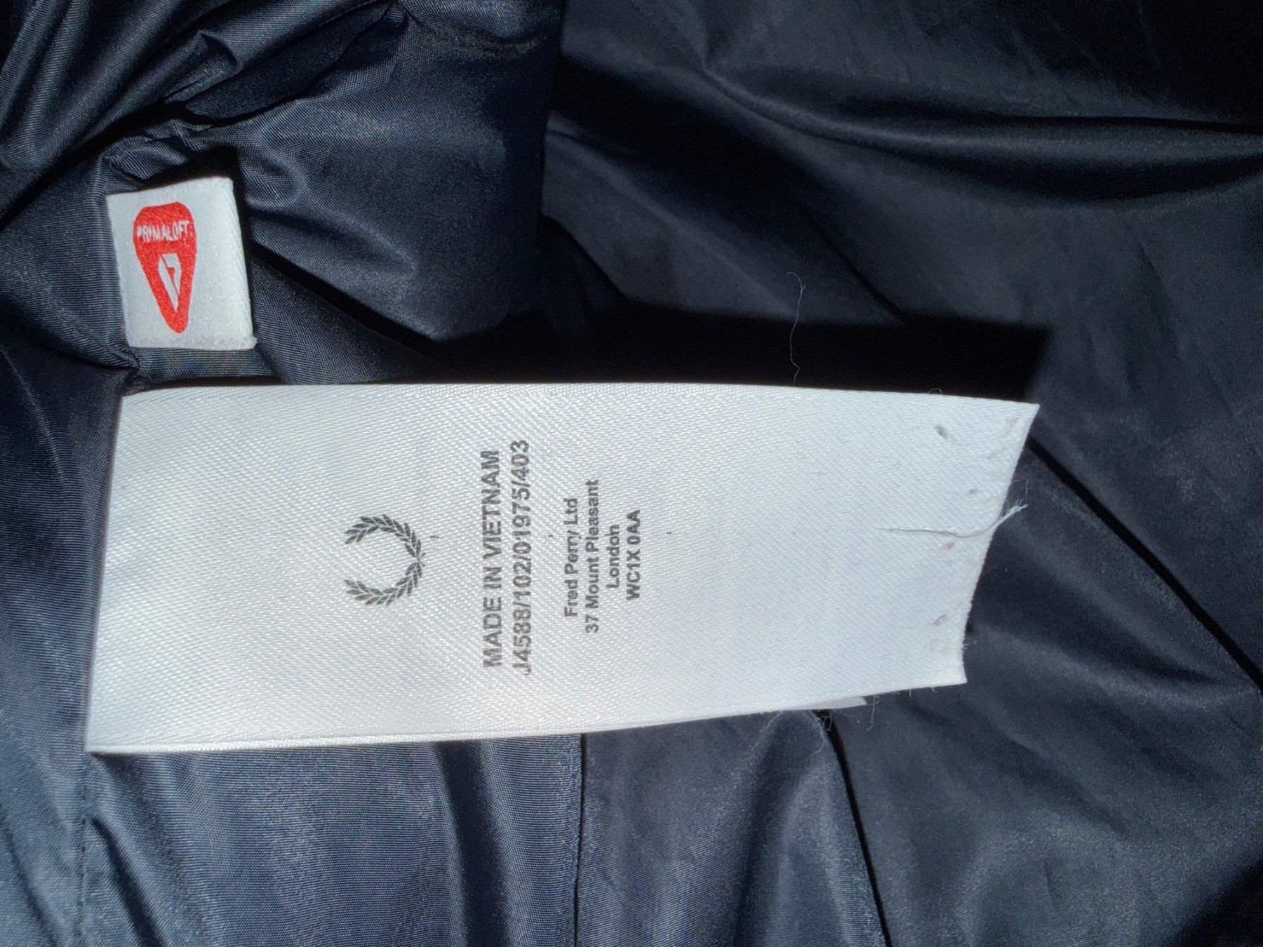 Fred Perry Giacche: Fred Perry Daunenjacke (Grösse L) – Usato da Basel venduto da danlu1 3