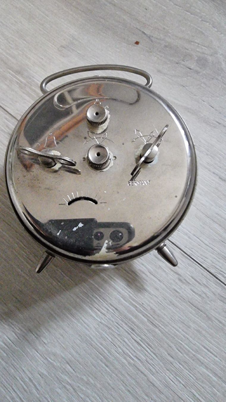 Junghans Sveglie: Antiker Junghans Wecker funktioniert. – Usato da Wigoltingen venduto da Zuckerfee84 1