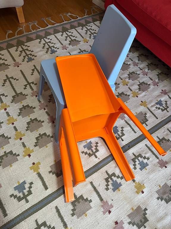 Stühle: Kinderstühle/ Gartenstühle 2 St. – Gebraucht aus Zürich von majkut 1