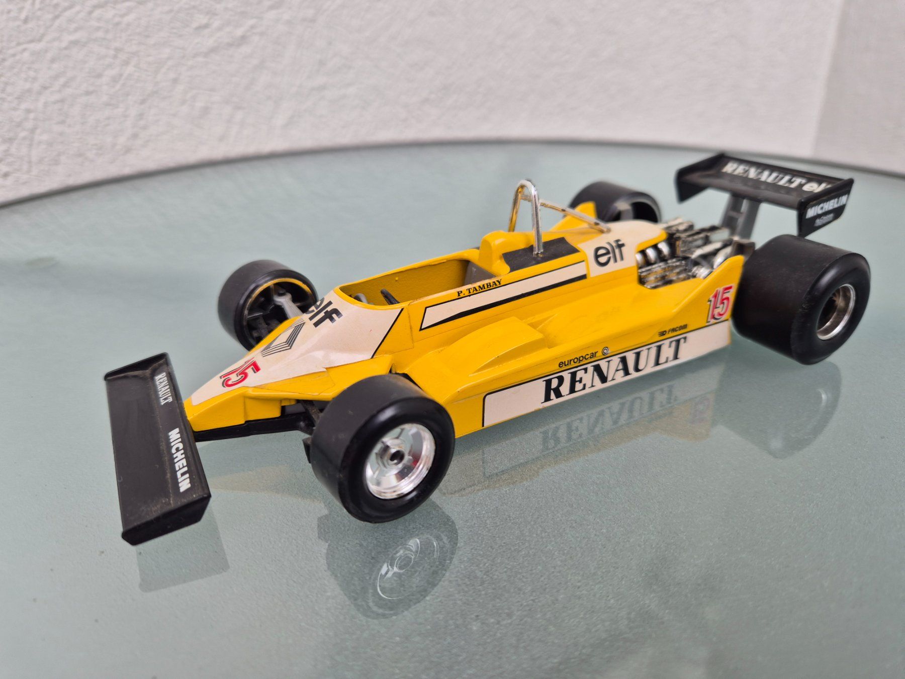 Renault Modellini d'auto: Renault Re 32 Patrick Tambay von Burago. – Usato da Oberbuchsiten venduto da laffite54