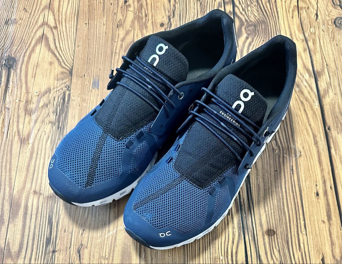 On Scarpe da uomo: ON Cloud Laufschuhe Herren Gr. 46, blau – Usato da Scuol venduto da ricos81 2
