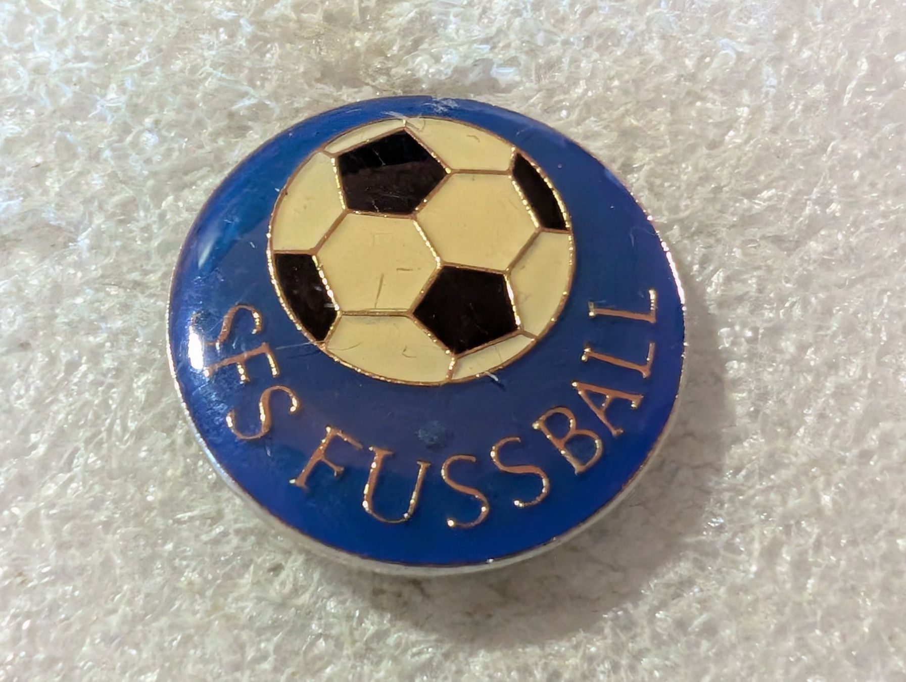 Plaketten & Abzeichen: Ansteckpin 181: SFS Fussball – Gebraucht aus Oppligen von Pin-Fall-Shop