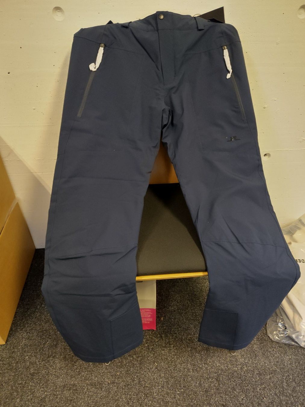 Lindeberg Pantaloni: J. Lindeberg - Clarke Pant Gr. M – Nuovo e nell'imballaggio originale da Dällikon venduto da Retouren_Resale