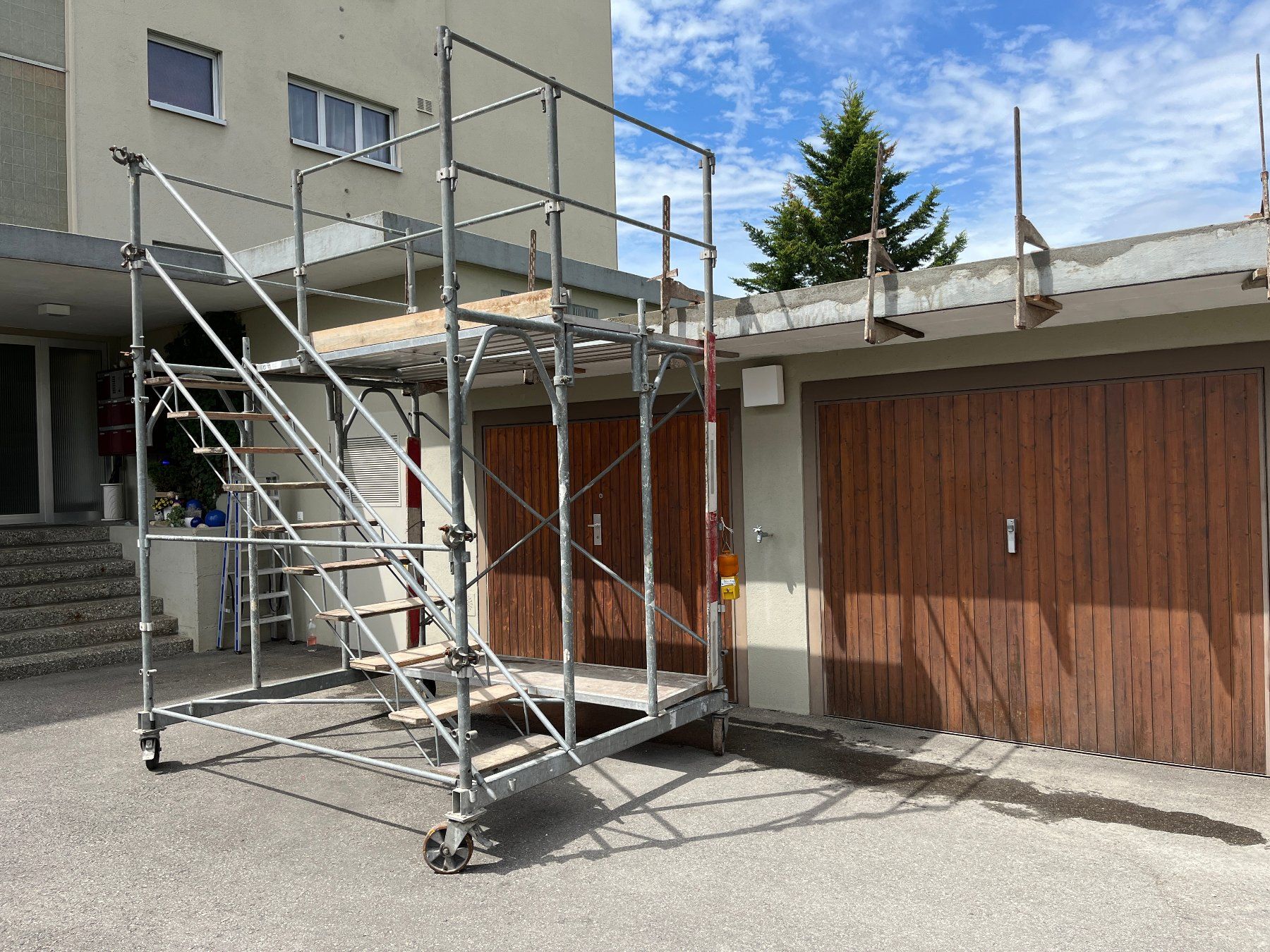 Gerüste: Rollgerüst – Gebraucht aus Wangen an der Aare von HanniW 1