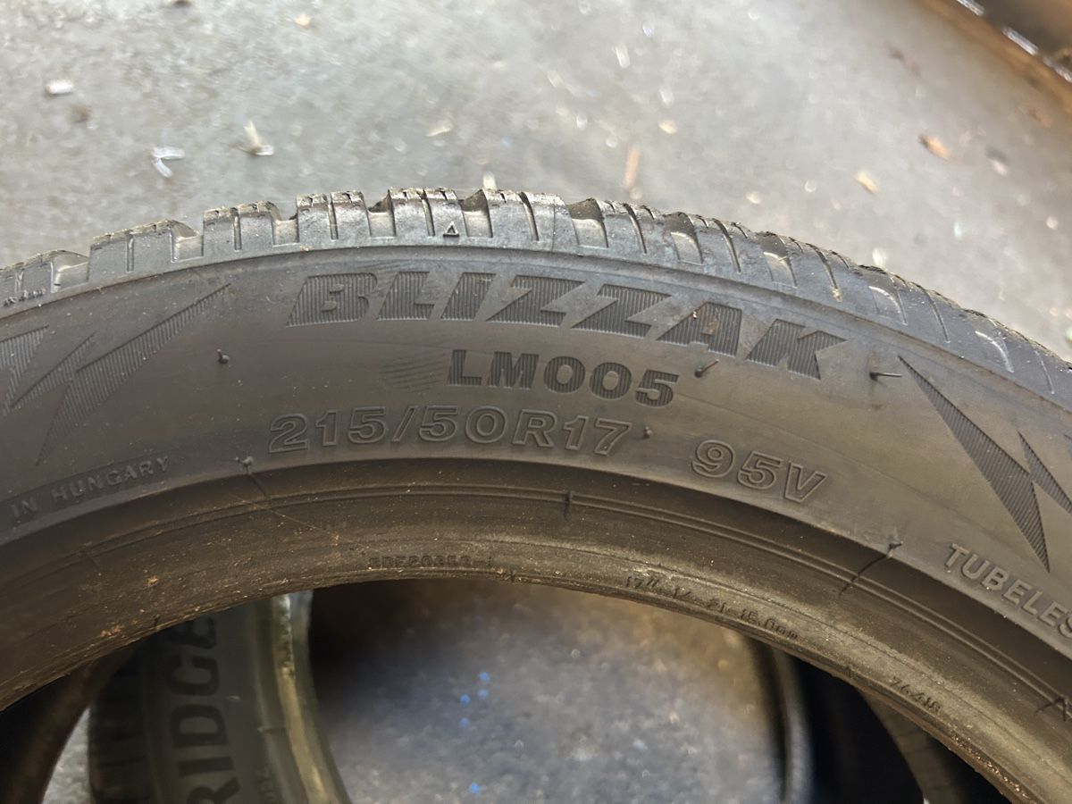 Bridgestone Toutes les pièces auto: 2x Bridgestone Blizzak LM005 215/50 R17 95V – D'occasion à Andelfingen par lar0uge 4