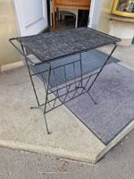 Vintage Zeitungsständer/Beistelltisch, Metall, 50cm breit