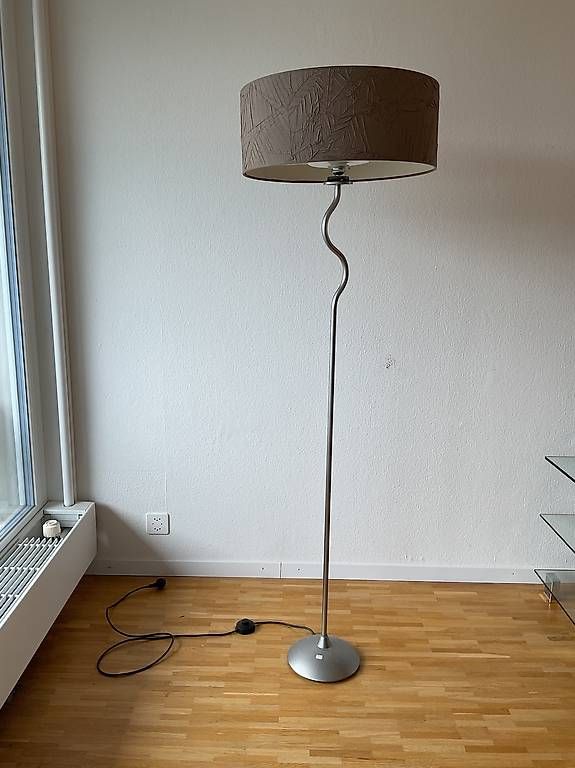 Lampade: Design-Stehlampe // Lampe design // Design Floor Lamp – Usato da Cologny venduto da els_tvj8 3