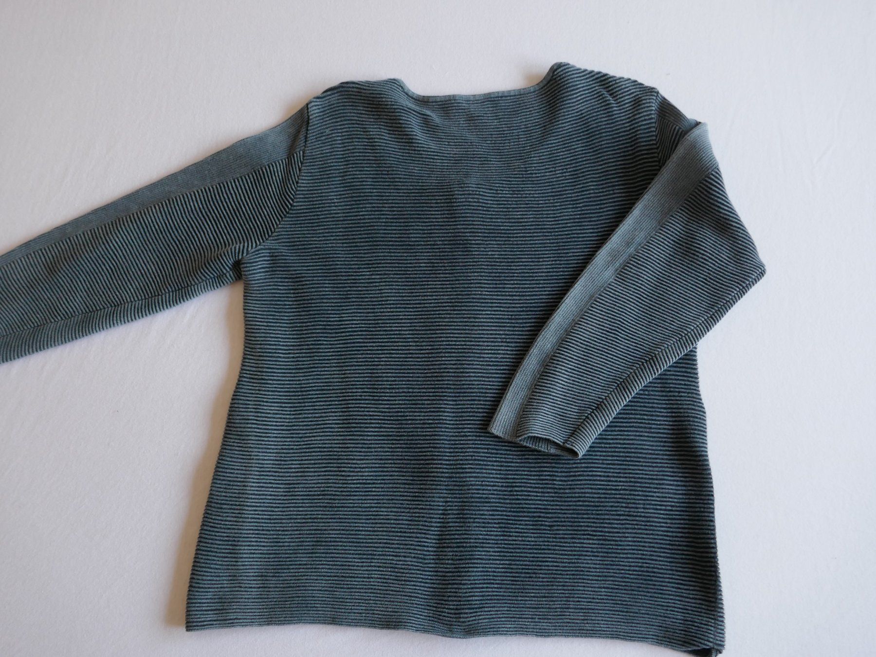 Giacche: Kenny S.   Damenstrickjacke mit Zipper  -  grau – Usato da Volketswil venduto da Cobra22 5