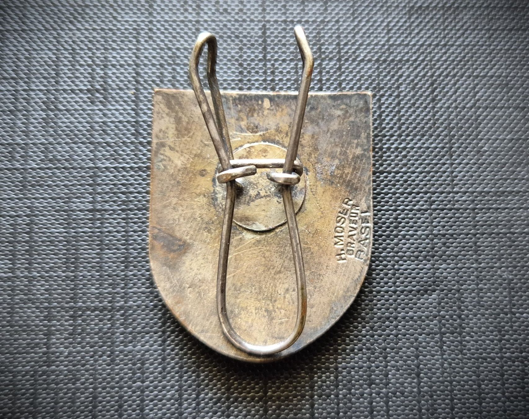 Placchette & Badge: Abzeichen: Zunft zu Webern Basel 1268 – Usato da Zürich venduto da brinkosos 1