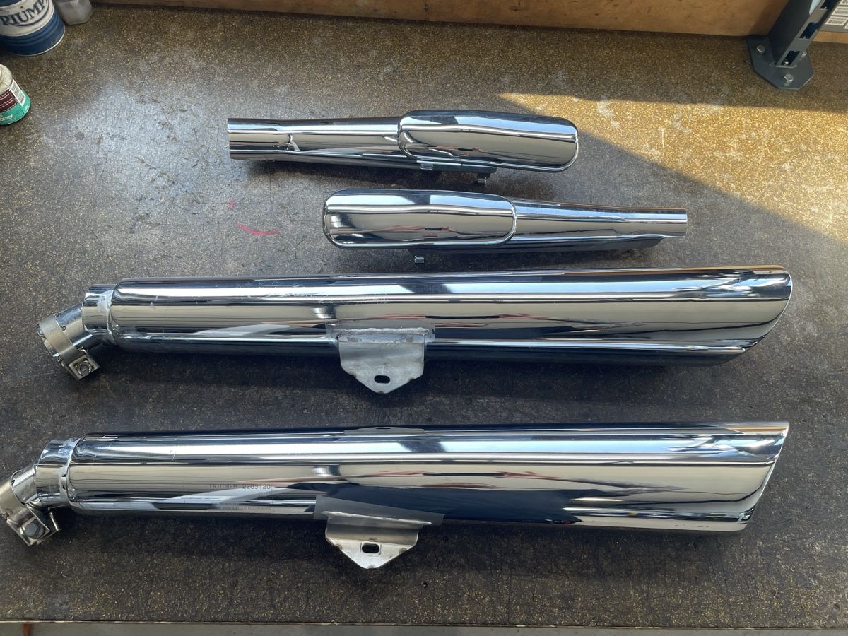 Triumph Sistemi di scarico: Thunderbird Storm Auspuff mit Blenden – Usato da eglisau venduto da schmied1992