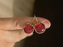 boucles d’oreilles vintage plaqué dorée  pierre  grenat