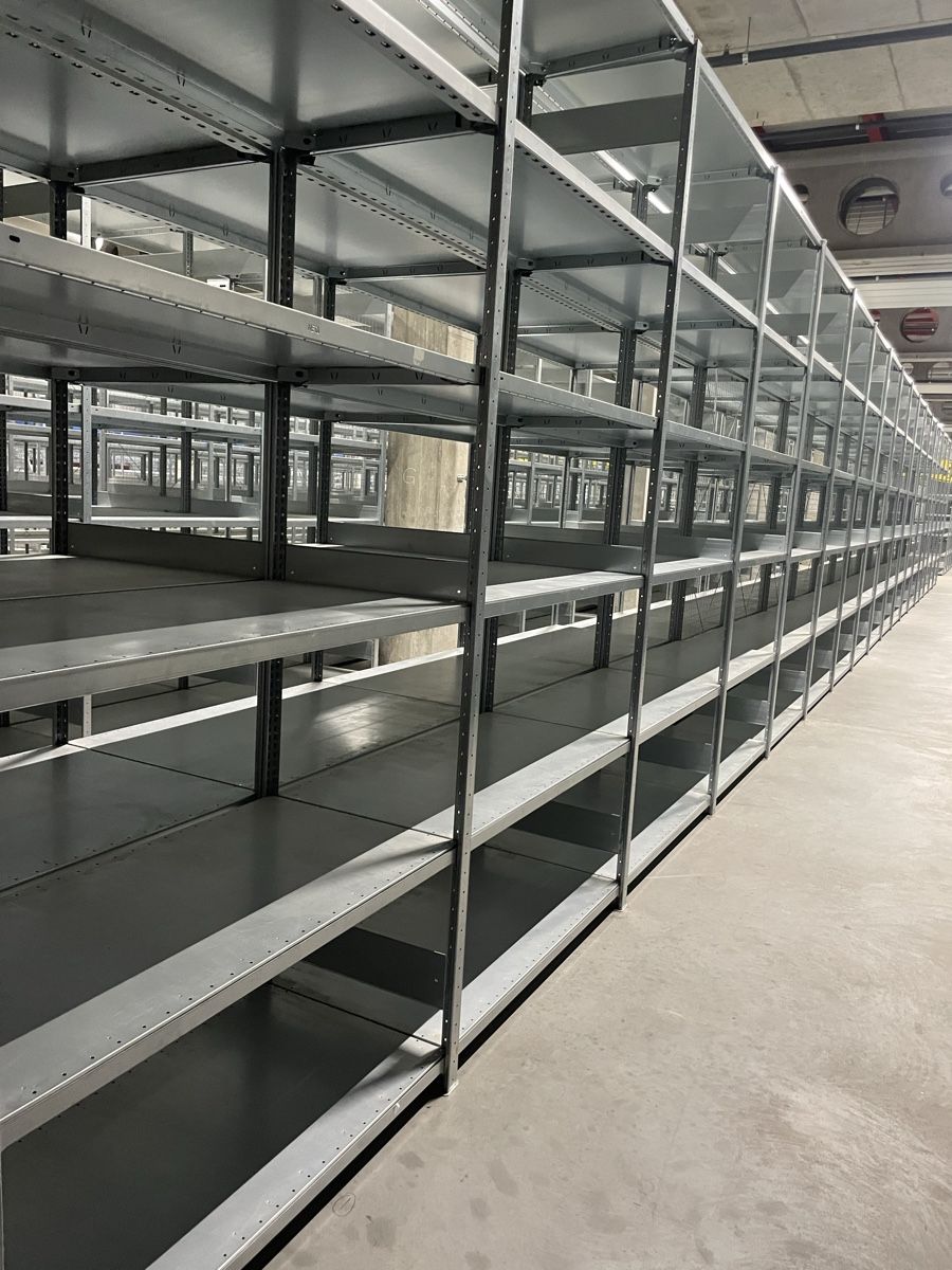 Scaffali: Tablarregal/ Fachbodenregal/ Tablargestell – Usato da Niederuzwil venduto da beti077 1