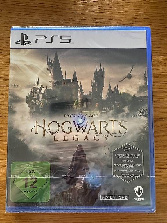 Sony Giochi: Hogwarts Legacy  PS5  Brand new, sealed – Nuovo e nell'imballaggio originale da Genève venduto da Mladuz