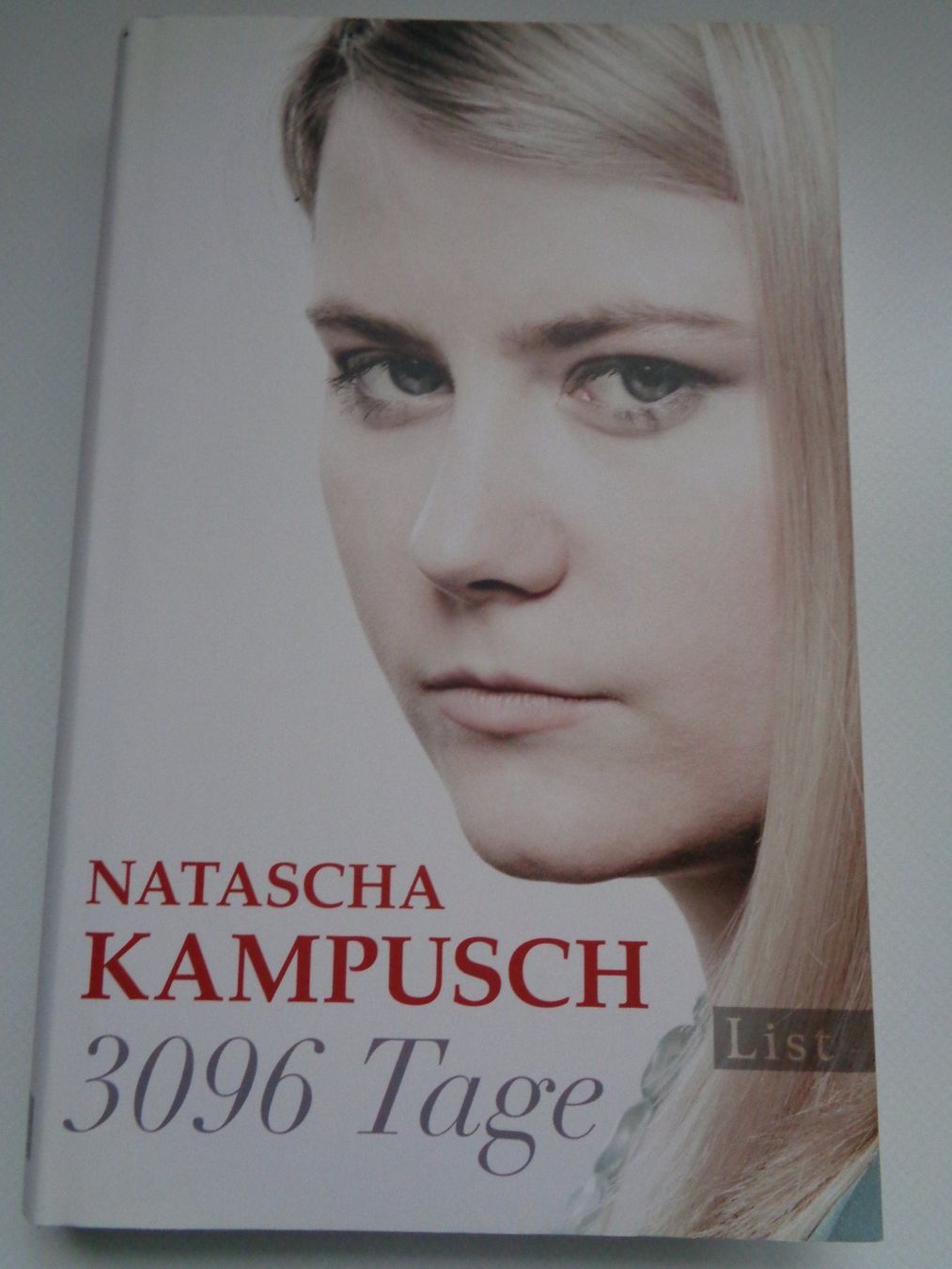 Bücher: 3096 Tage. Natascha Kampusch – Gebraucht aus Wiesendangen von Gullfoss