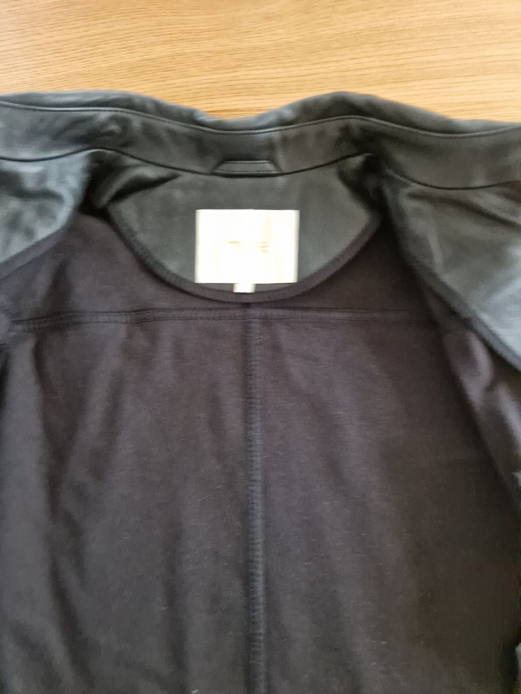 Maje Giacche: NEUE Maje Crop Lederjacke 100% Lammleder – Nuovo (secondo la descrizione) da Eschenbach SG venduto da SanFranciscoCalifornia 2