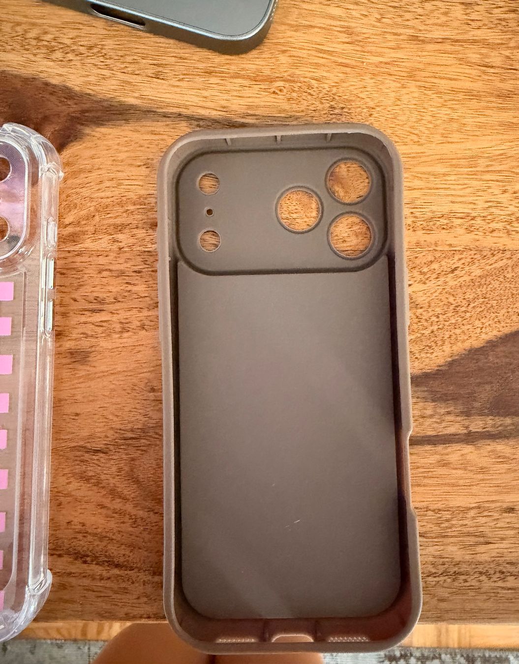 Covers & Schutzfolien: iPhone 17 pro Max Hülle NEU – Gebraucht aus Zug von mcm.v.i 1